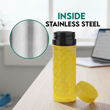Hot Insulated Flask (500ml) + Free 2 Double Wall Cup With Lid (1F2C6)