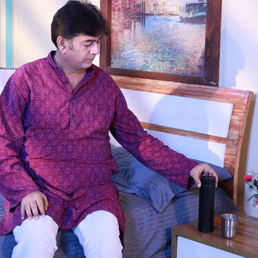 24 Hrs Hot & Cold Flask With Temperature Display - Buy 1 Get 1 Free (2TF1)