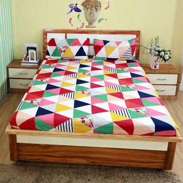Multi Colour Triangle Printed Fitted Double Bed Sheet With 2 Pillow Covers (DBS24)